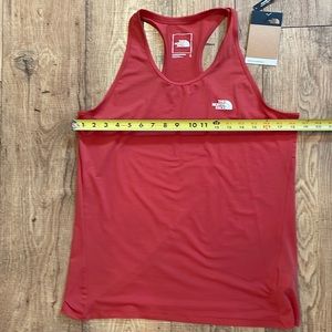 The North Face racerback wander tank in tandori spice red. Size large. NWT.